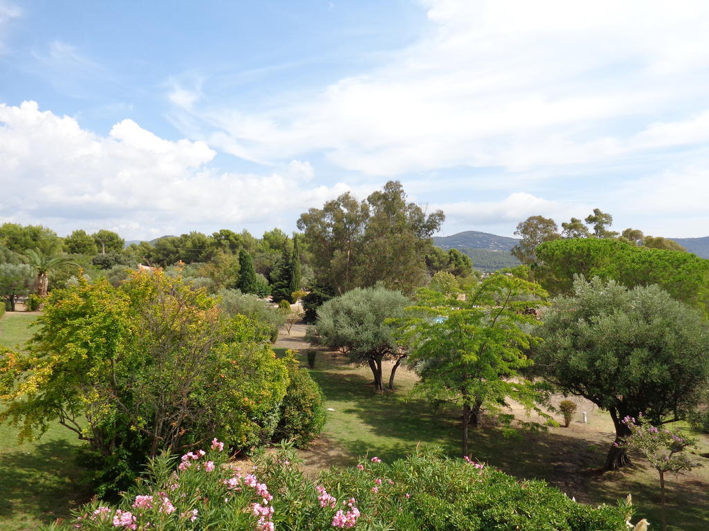 Le Domaine Des Oliviers Apartment Saint-Cyr-sur-Mer Luaran gambar